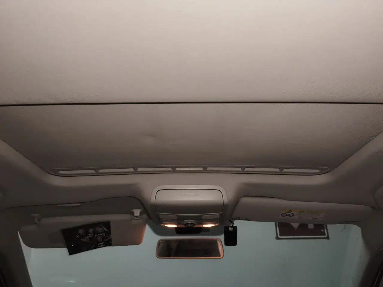 Volkswagen Sagitar 2017 1.6L Automatic Comfort Model — миниатюра 18