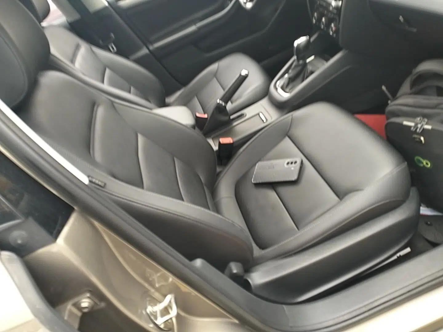 Volkswagen Sagitar 2015 1.6L Automatic Comfort Model — миниатюра 19