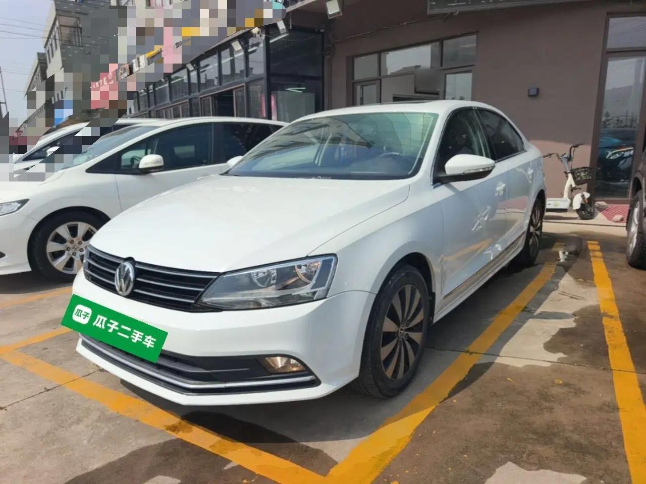 Volkswagen Sagitar 2017 1.6L Automatic Comfort Model — миниатюра 1