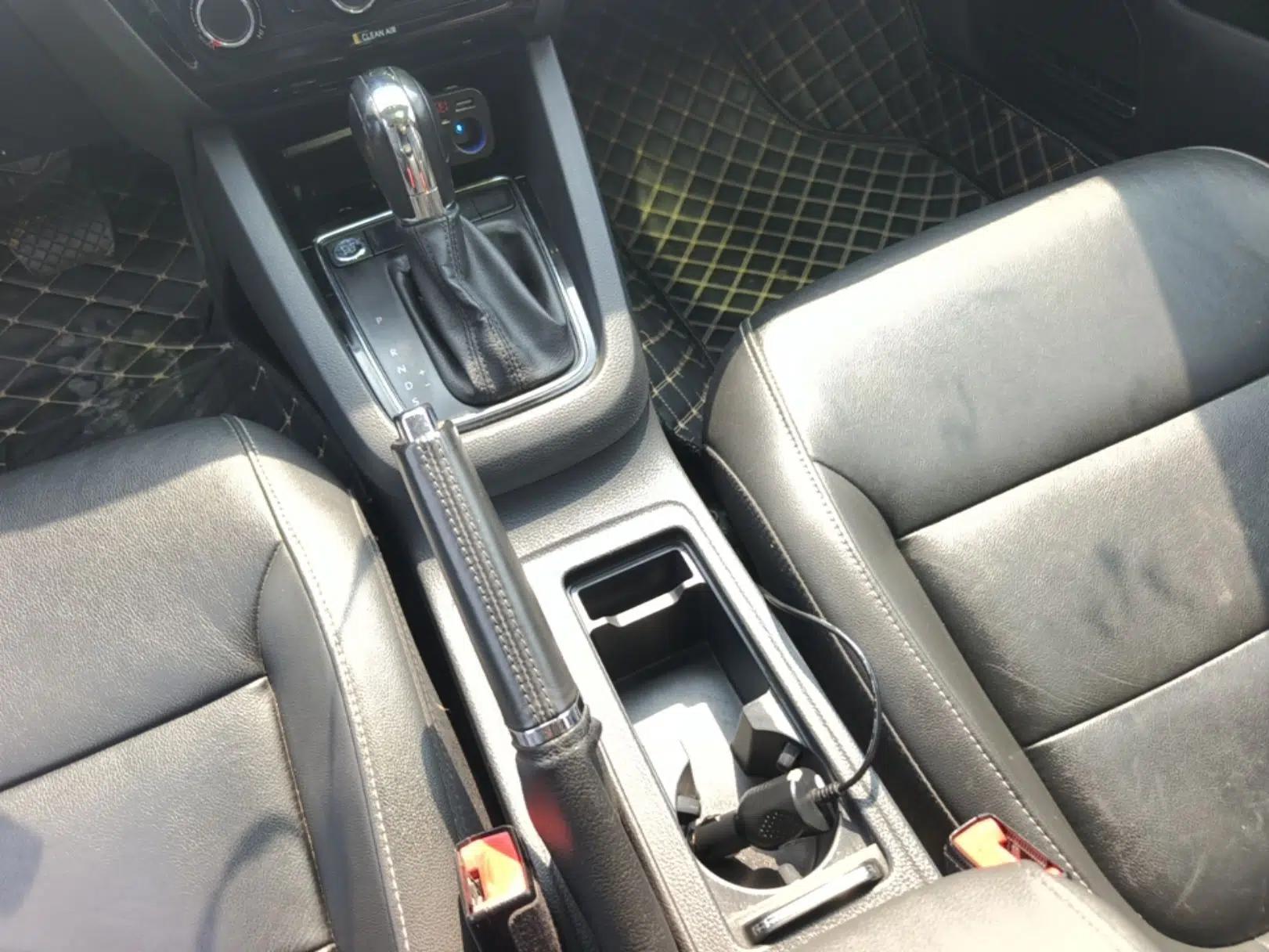 Volkswagen Sagitar 2017 1.6L Automatic Comfort Model — миниатюра 16