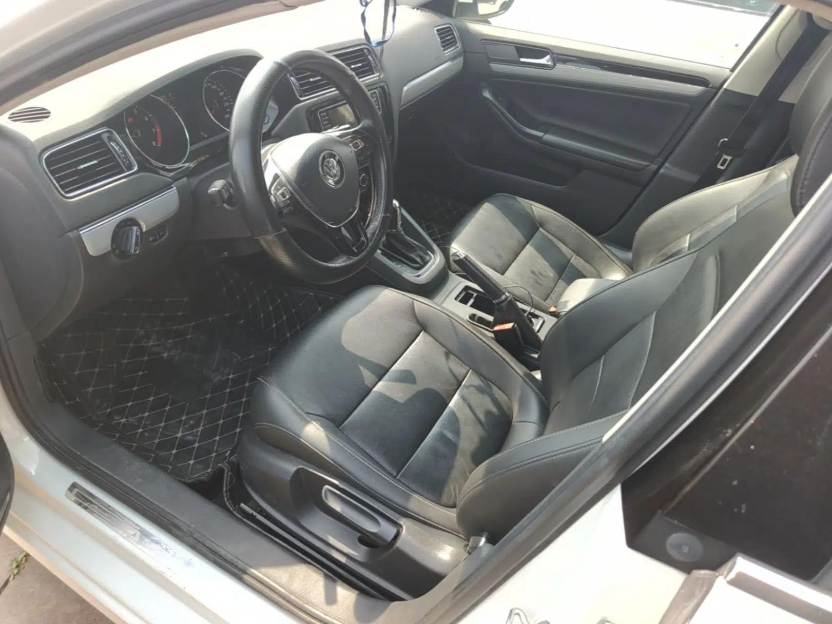 Volkswagen Sagitar 2017 1.6L Automatic Comfort Model — миниатюра 17
