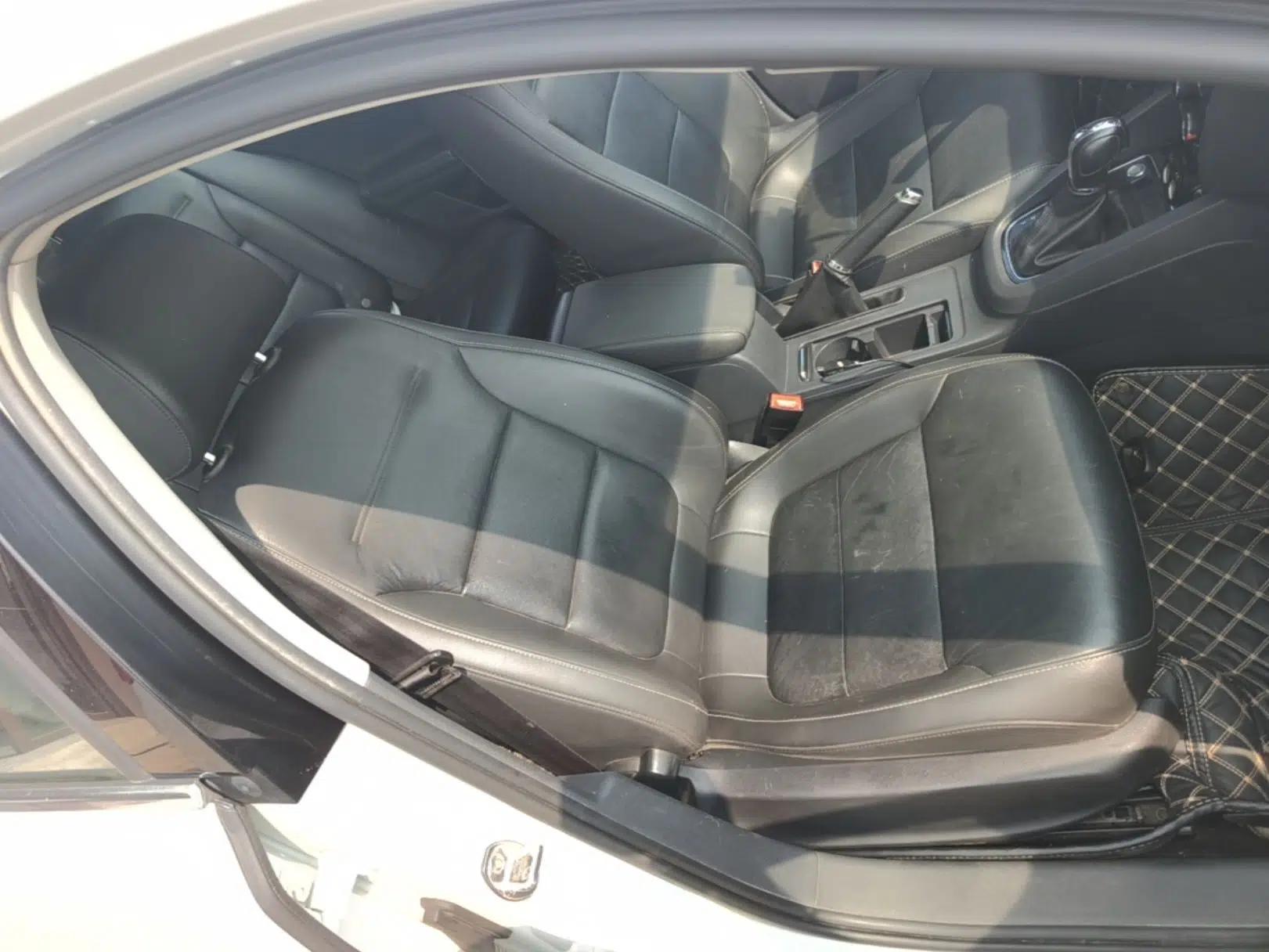 Volkswagen Sagitar 2017 1.6L Automatic Comfort Model — миниатюра 19