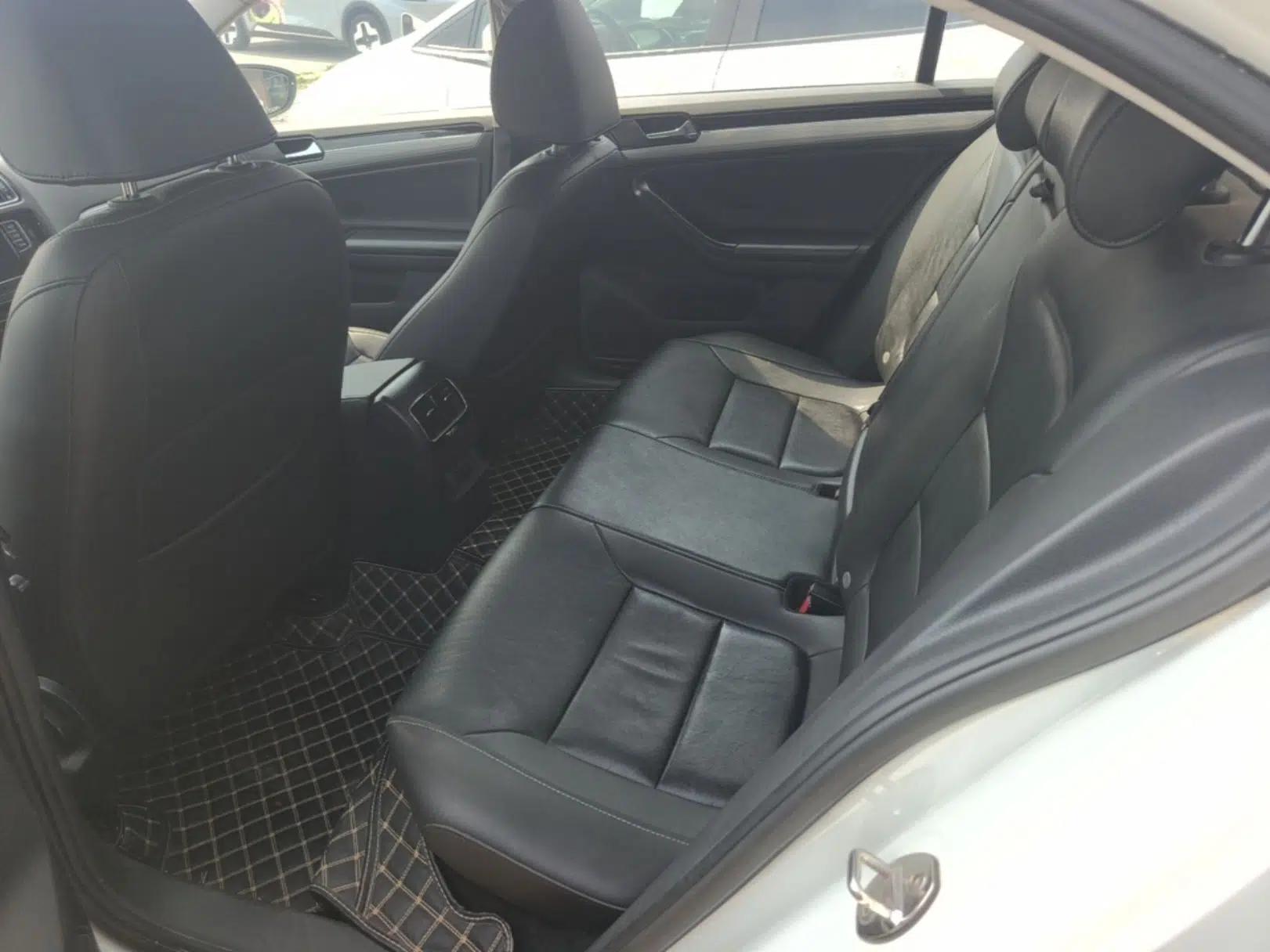 Volkswagen Sagitar 2017 1.6L Automatic Comfort Model — миниатюра 20