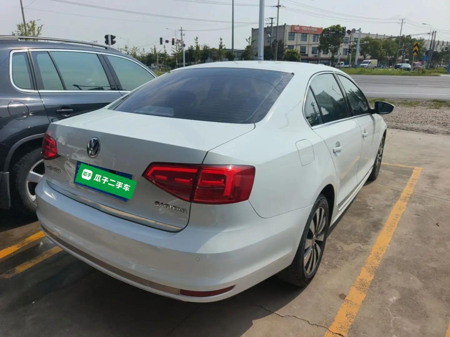 Volkswagen Sagitar 2017 1.6L Automatic Comfort Model — миниатюра 6