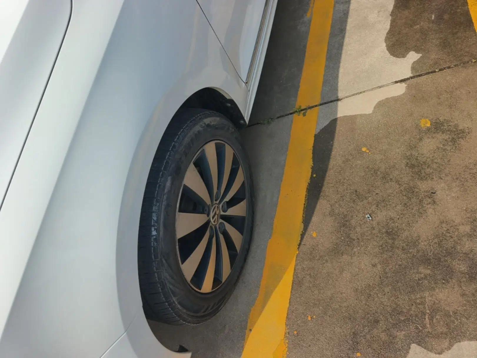 Volkswagen Sagitar 2017 1.6L Automatic Comfort Model — миниатюра 10