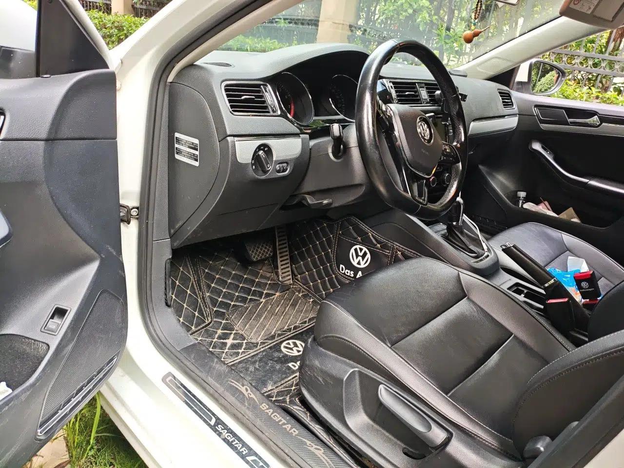 Volkswagen Sagitar 2017 1.6L Automatic Comfort Model — миниатюра 16