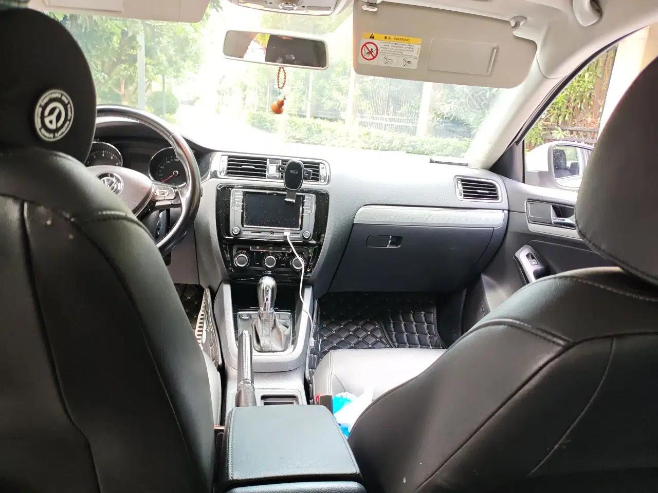 Volkswagen Sagitar 2017 1.6L Automatic Comfort Model — миниатюра 18