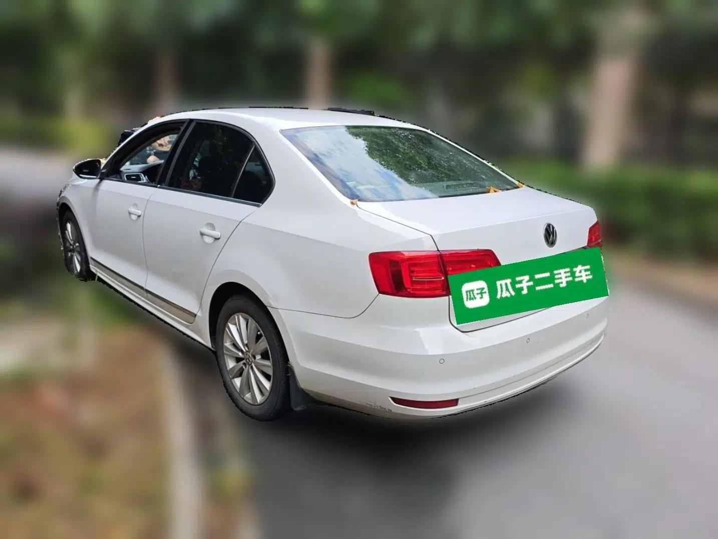 Volkswagen Sagitar 2017 1.6L Automatic Comfort Model — миниатюра 4