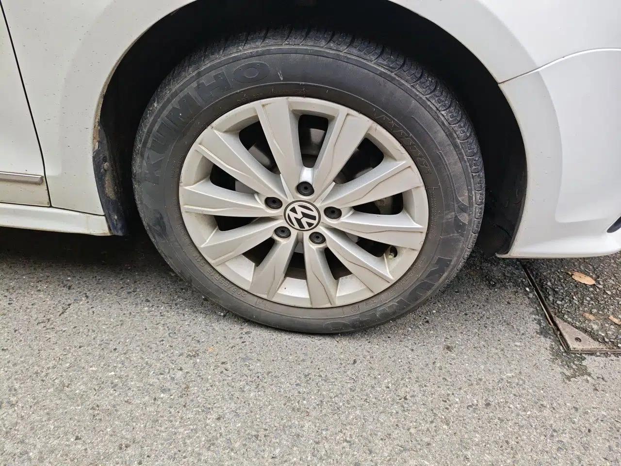 Volkswagen Sagitar 2017 1.6L Automatic Comfort Model — миниатюра 8
