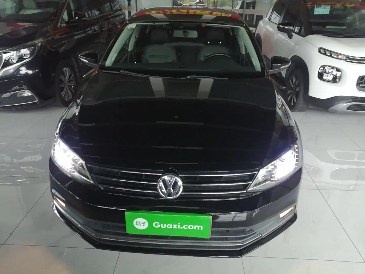 Volkswagen Sagitar 2015 230TSI Automatic Comfort Version — миниатюра 2