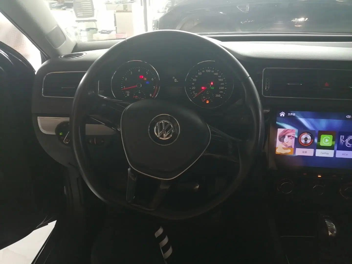 Volkswagen Sagitar 2015 230TSI Automatic Comfort Version — миниатюра 13