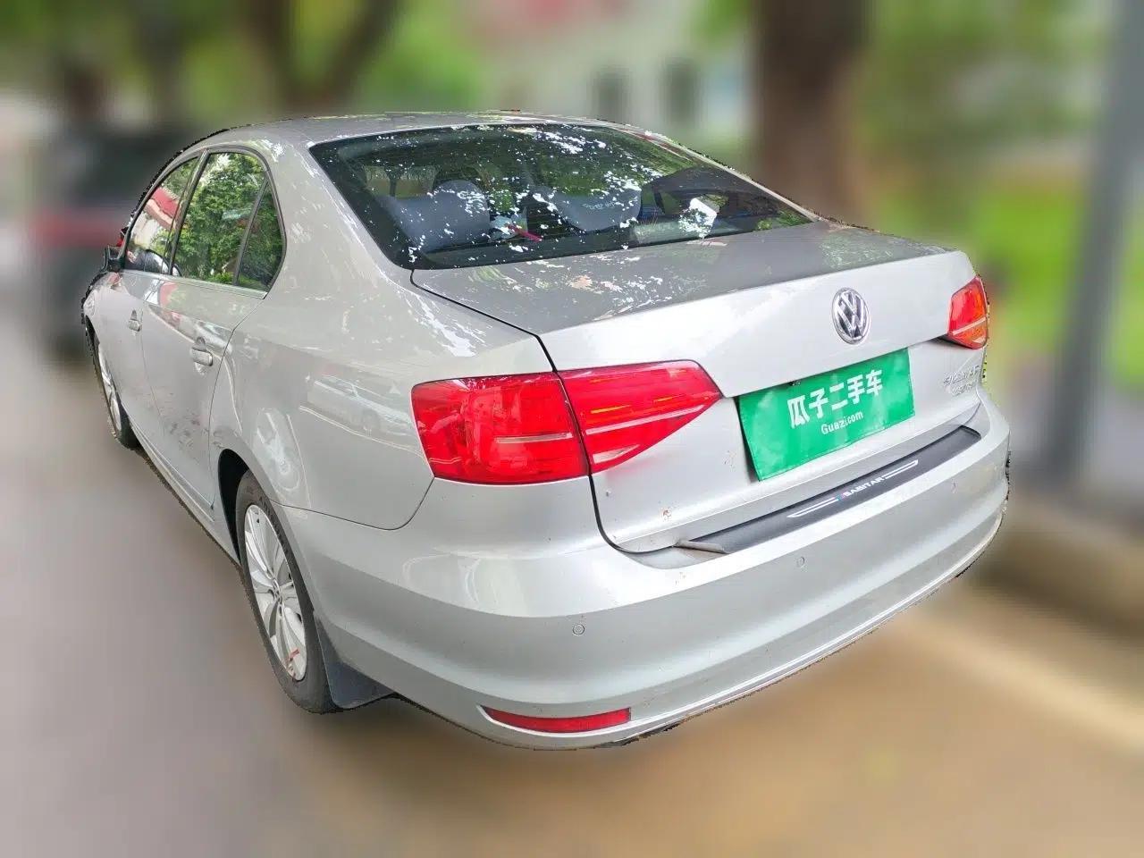 Volkswagen Sagitar 2015 230TSI Automatic Comfort Version — миниатюра 4
