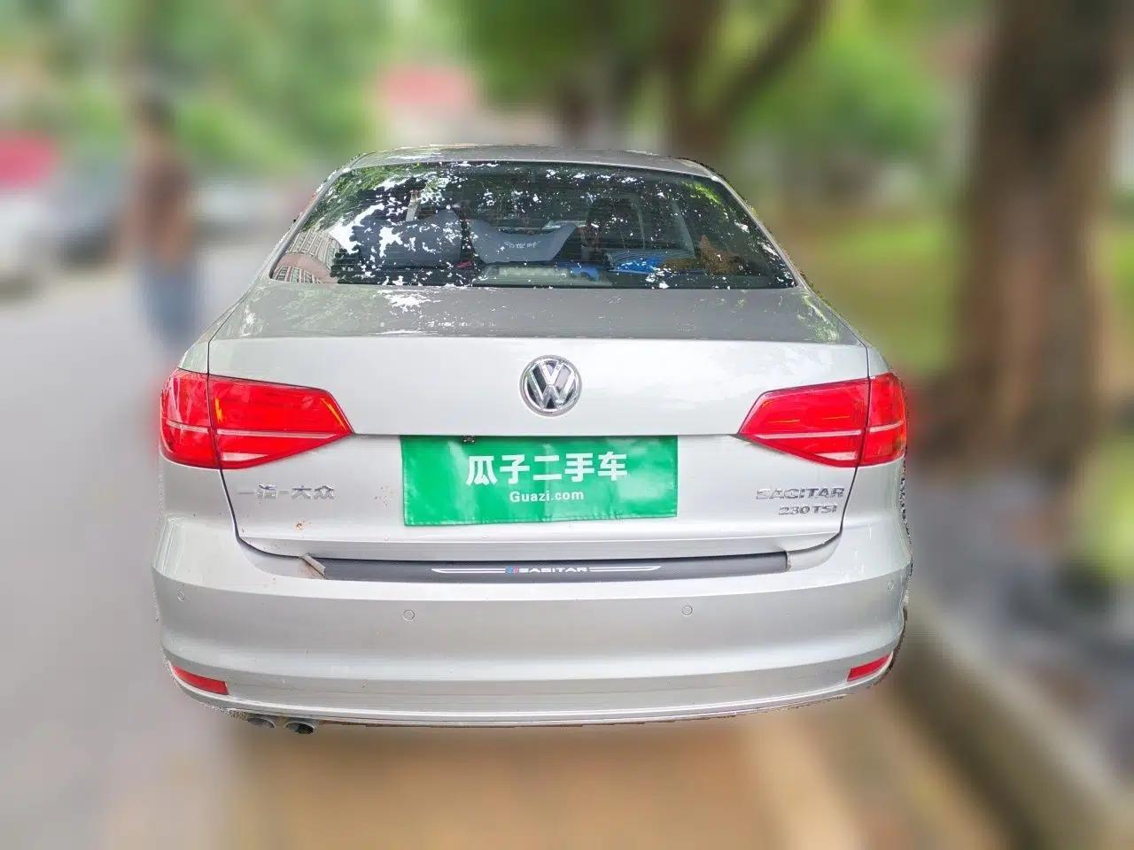 Volkswagen Sagitar 2015 230TSI Automatic Comfort Version — миниатюра 5