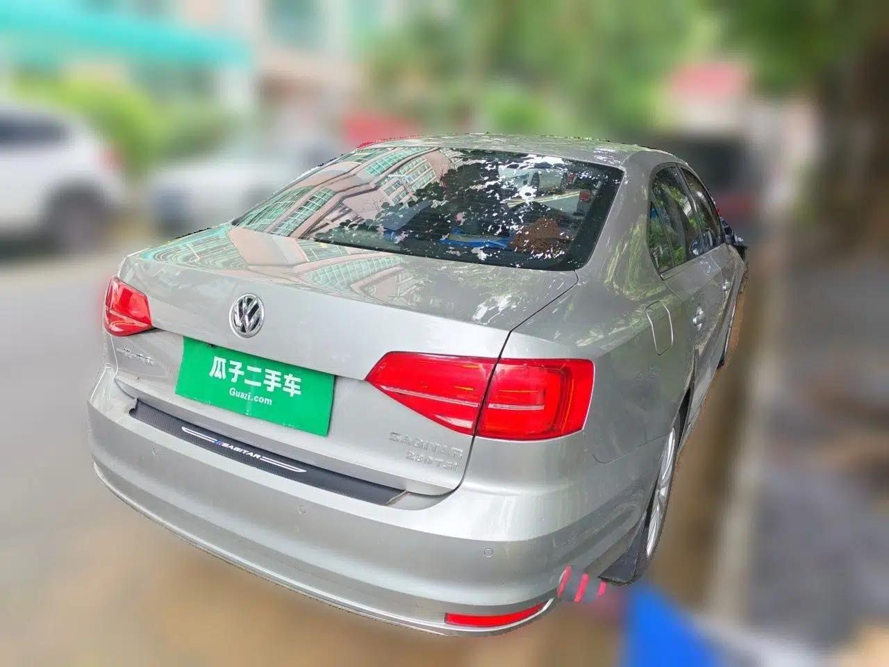 Volkswagen Sagitar 2015 230TSI Automatic Comfort Version — миниатюра 6