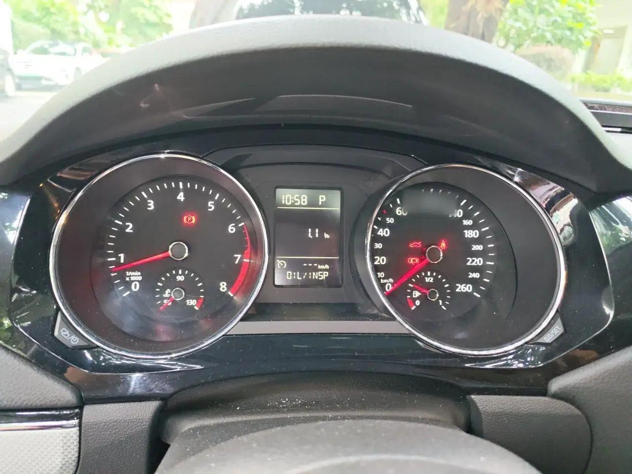 Volkswagen Sagitar 2015 230TSI Automatic Comfort Version — миниатюра 10