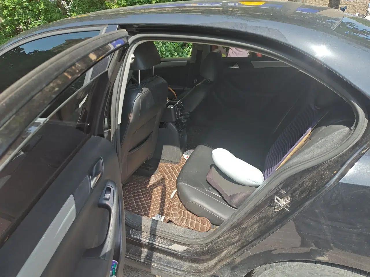 Volkswagen Sagitar 2014 1.6L Automatic Comfort Model — миниатюра 17