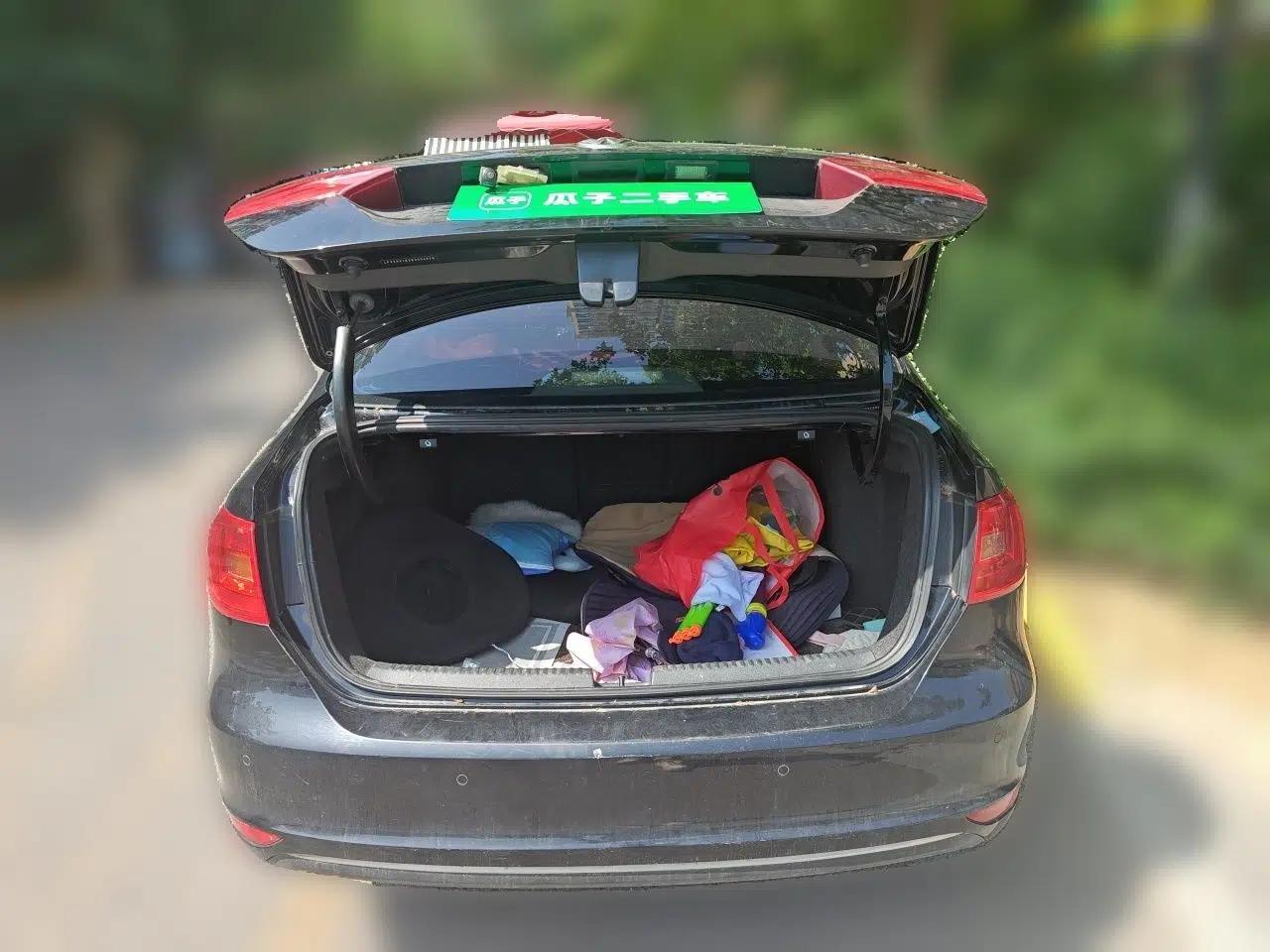 Volkswagen Sagitar 2014 1.6L Automatic Comfort Model — миниатюра 19