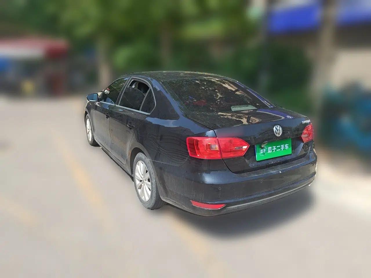 Volkswagen Sagitar 2014 1.6L Automatic Comfort Model — миниатюра 4
