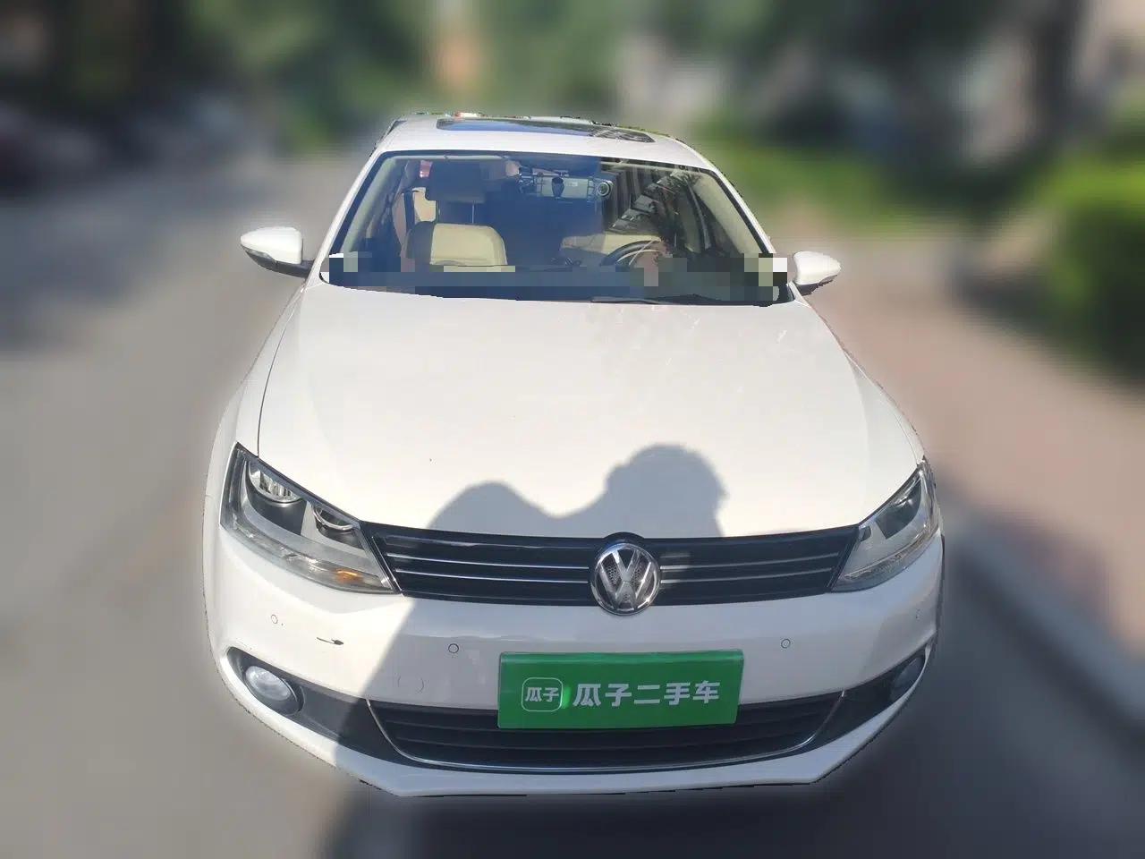 Volkswagen Sagitar 2012 1.4TSI Automatic Luxury Edition — миниатюра 2