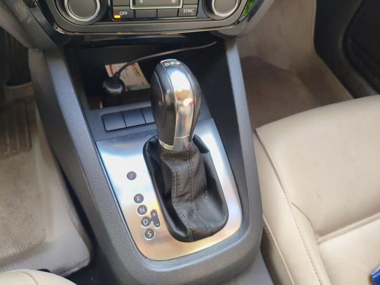 Volkswagen Sagitar 2012 1.4TSI Automatic Luxury Edition — миниатюра 14