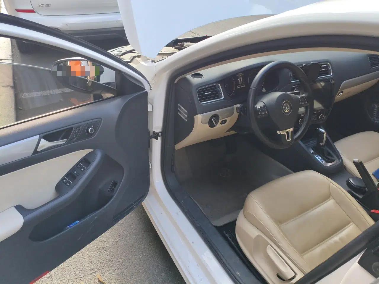 Volkswagen Sagitar 2012 1.4TSI Automatic Luxury Edition — миниатюра 16