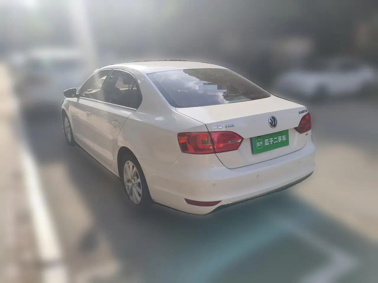 Volkswagen Sagitar 2012 1.4TSI Automatic Luxury Edition — миниатюра 4