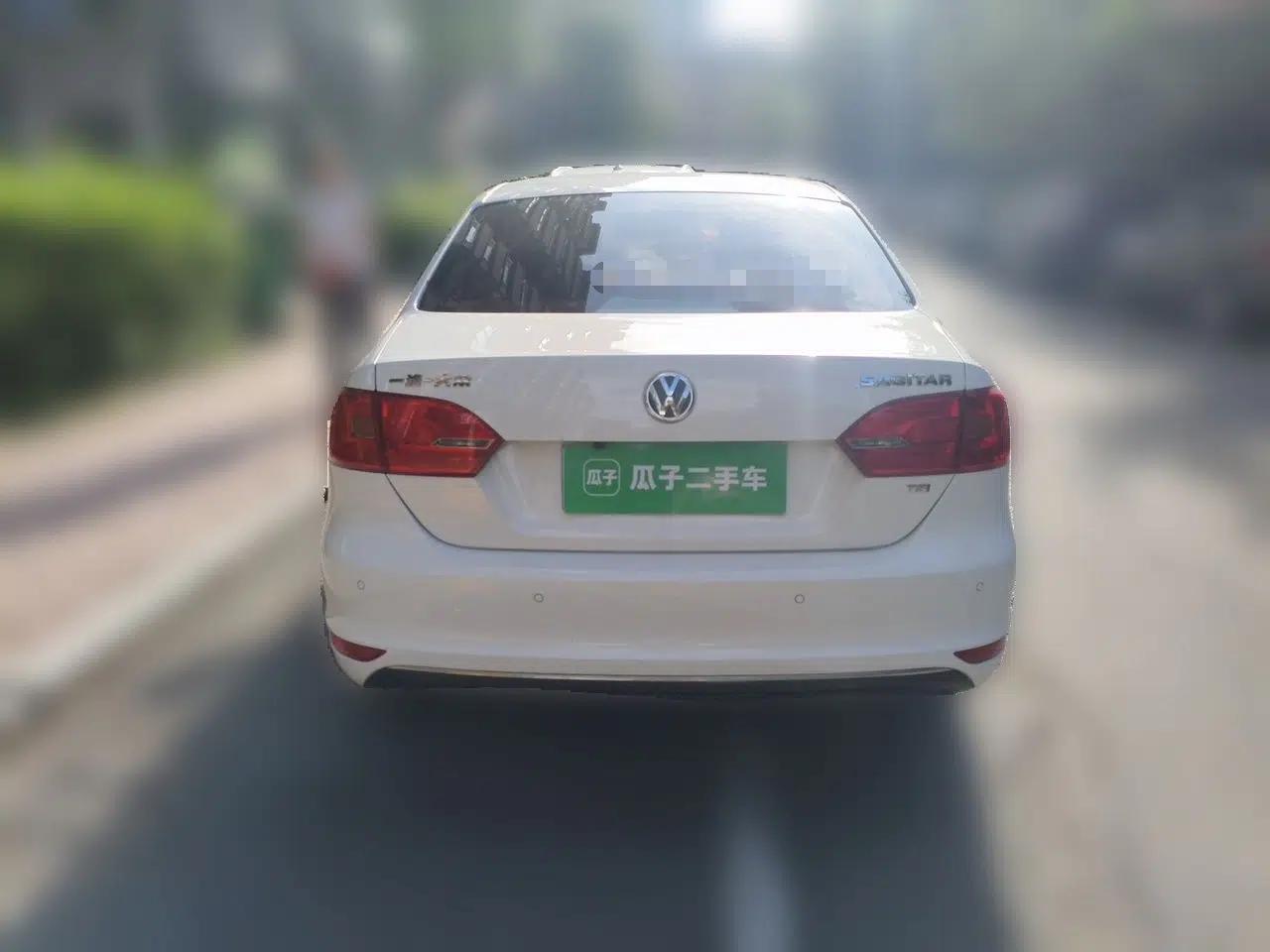 Volkswagen Sagitar 2012 1.4TSI Automatic Luxury Edition — миниатюра 5