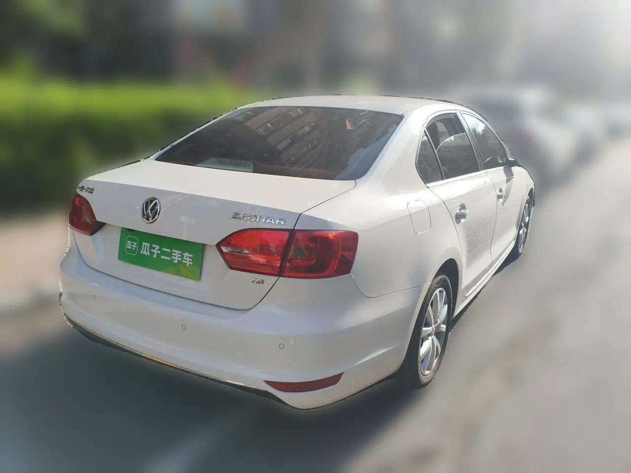 Volkswagen Sagitar 2012 1.4TSI Automatic Luxury Edition — миниатюра 6