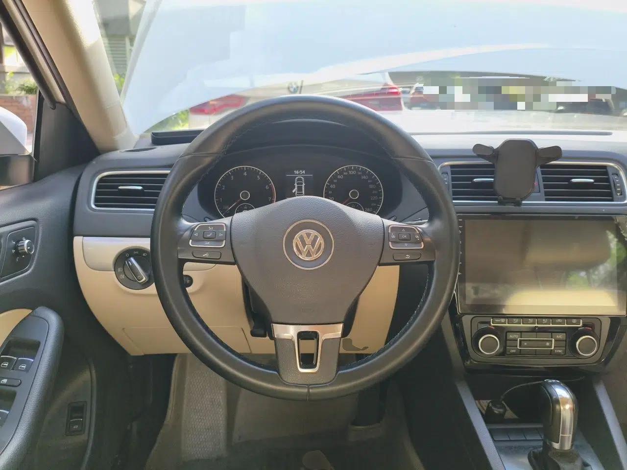 Volkswagen Sagitar 2012 1.4TSI Automatic Luxury Edition — миниатюра 10