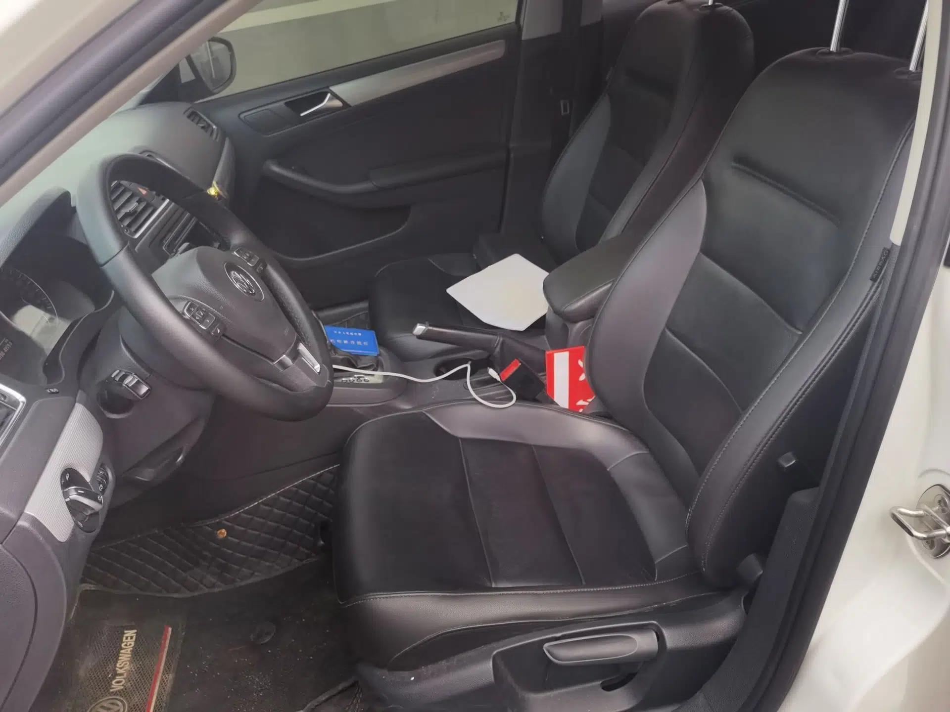 Volkswagen Sagitar 2014 1.4TSI Automatic Luxury Model — миниатюра 15
