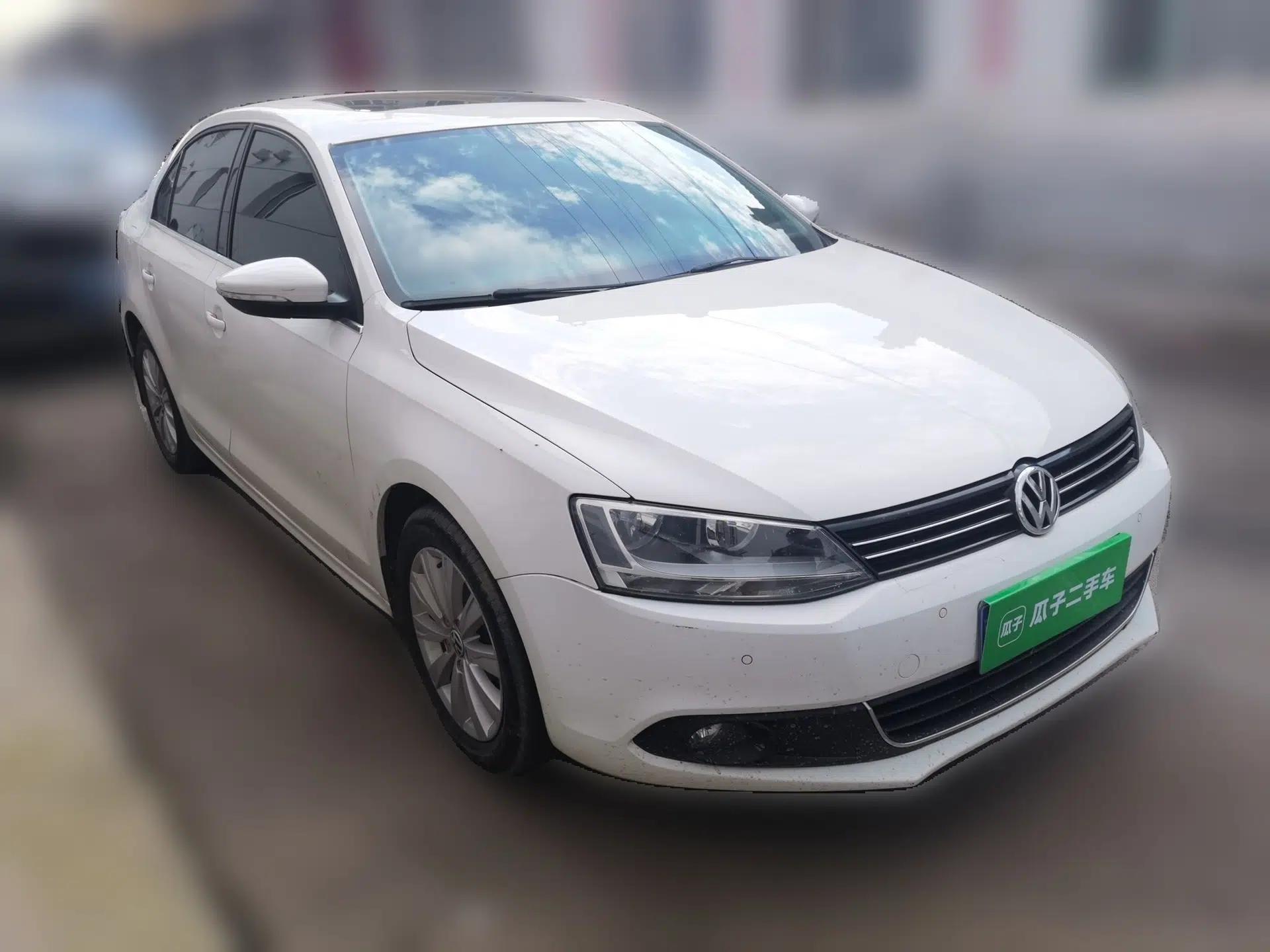 Volkswagen Sagitar 2014 1.4TSI Automatic Luxury Model — миниатюра 3