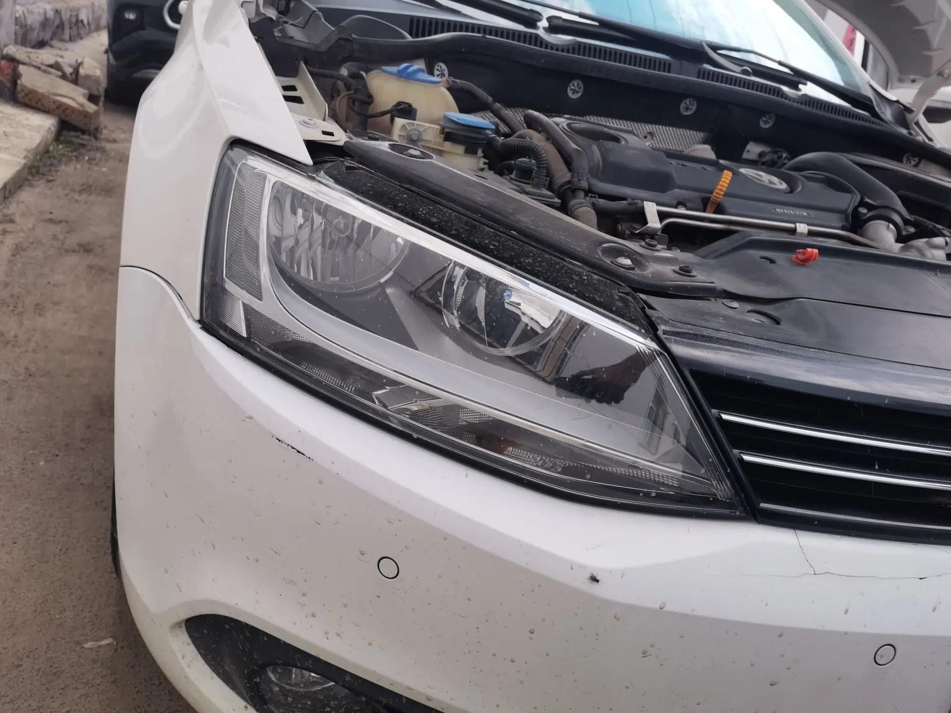 Volkswagen Sagitar 2014 1.4TSI Automatic Luxury Model — миниатюра 7