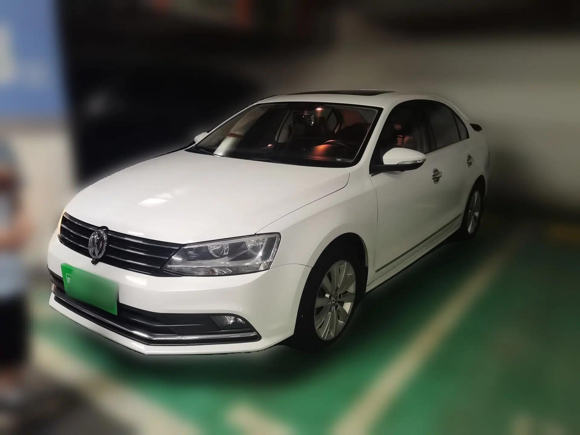 Volkswagen Sagitar 2015 230TSI Manual Comfort Version — миниатюра 1