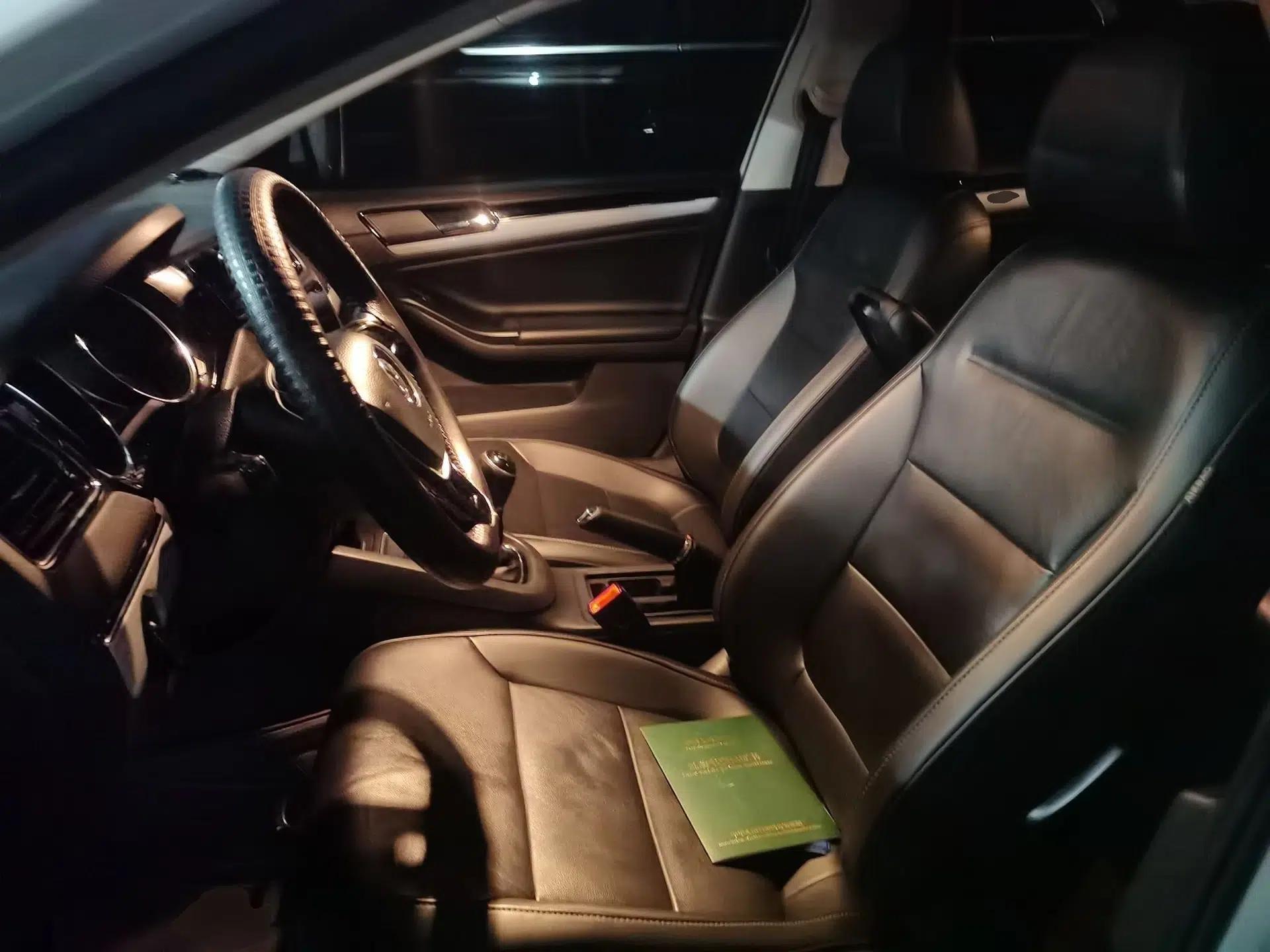 Volkswagen Sagitar 2015 230TSI Manual Comfort Version — миниатюра 15