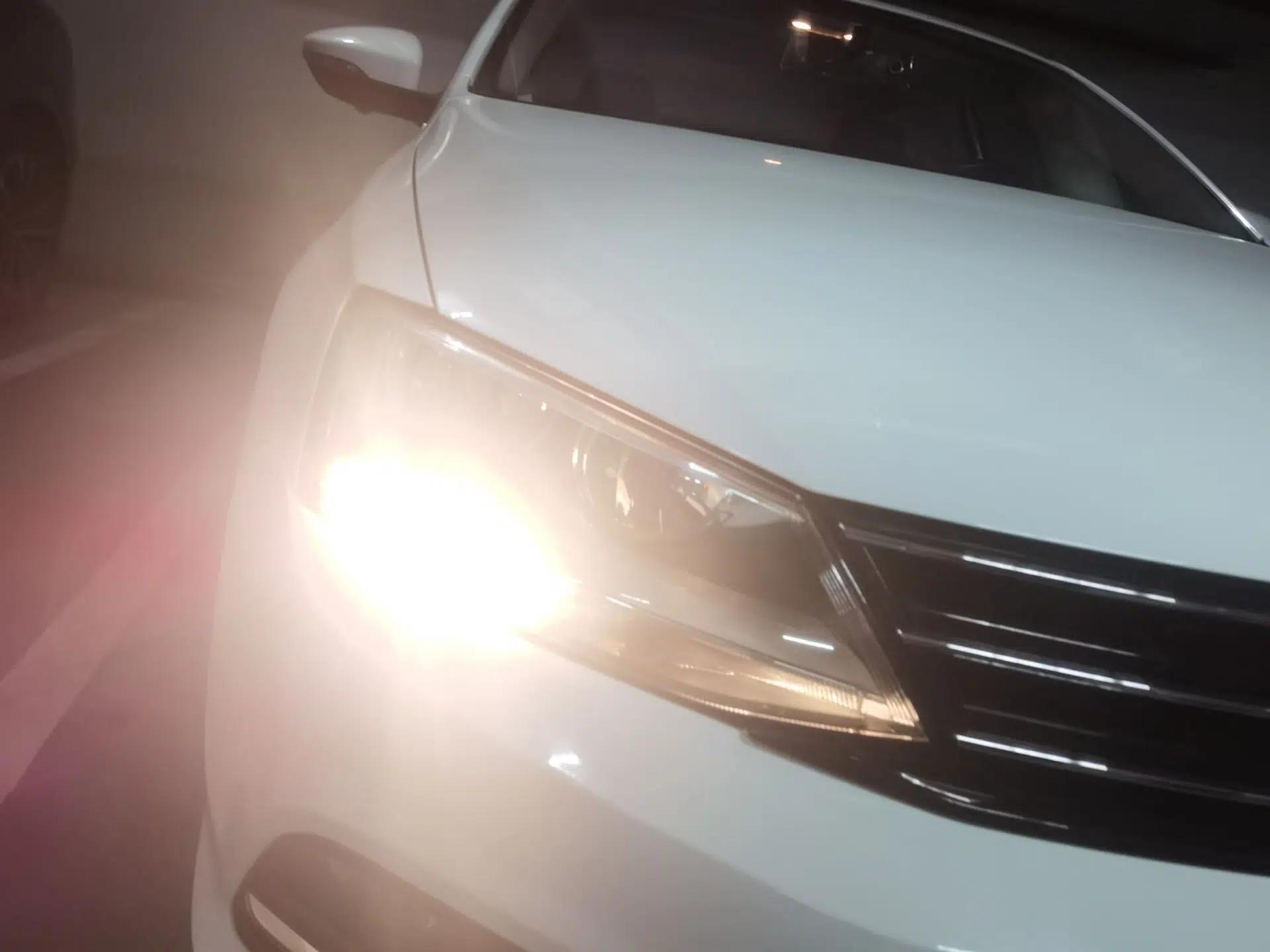 Volkswagen Sagitar 2015 230TSI Manual Comfort Version — миниатюра 7