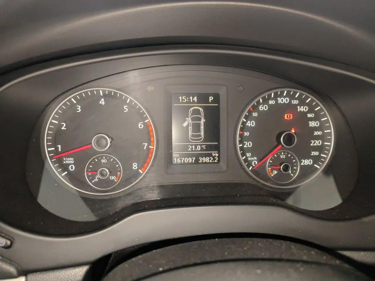 Volkswagen Sagitar 2012 1.4TSI Automatic Luxury Edition — миниатюра 11