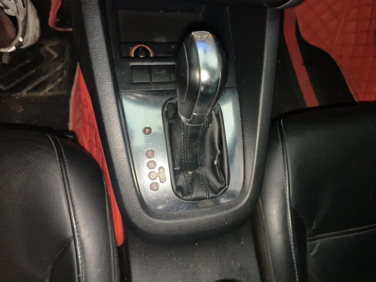 Volkswagen Sagitar 2012 1.4TSI Automatic Luxury Edition — миниатюра 14
