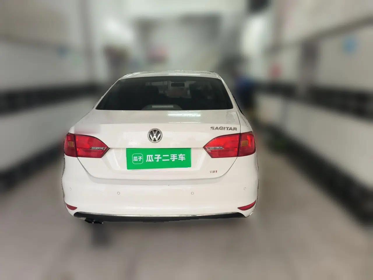 Volkswagen Sagitar 2012 1.4TSI Automatic Luxury Edition — миниатюра 5