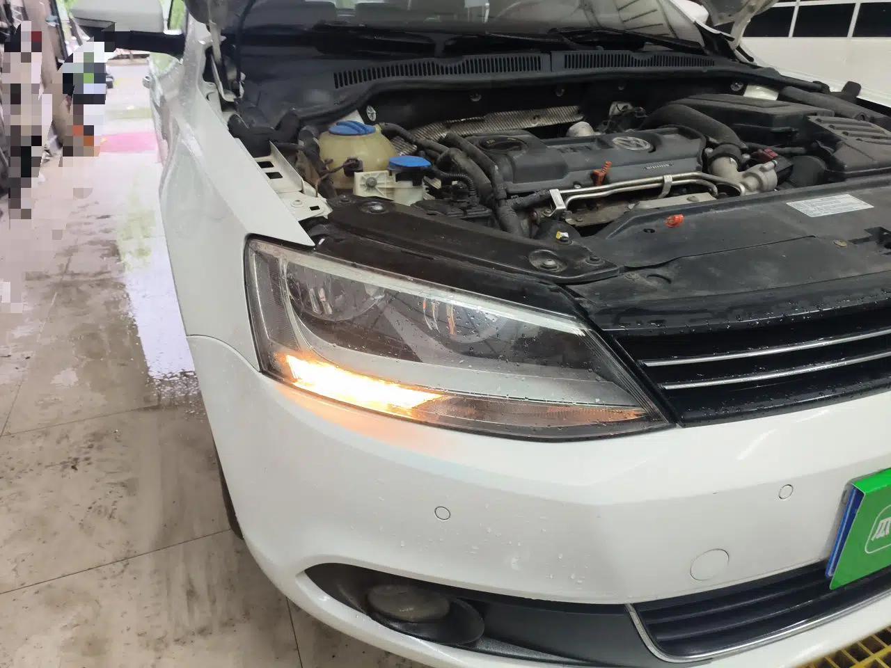 Volkswagen Sagitar 2012 1.4TSI Automatic Luxury Edition — миниатюра 7