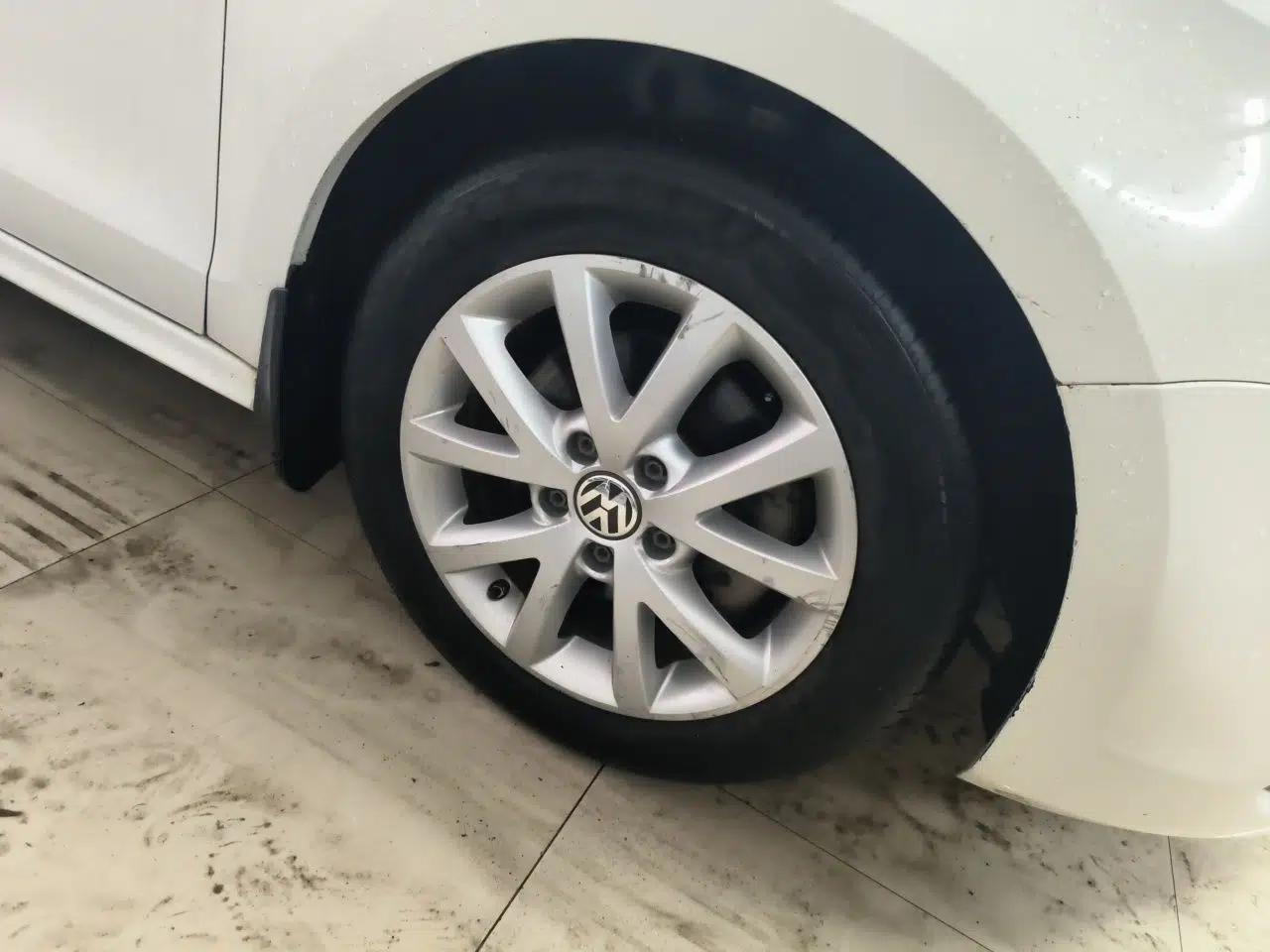 Volkswagen Sagitar 2012 1.4TSI Automatic Luxury Edition — миниатюра 8