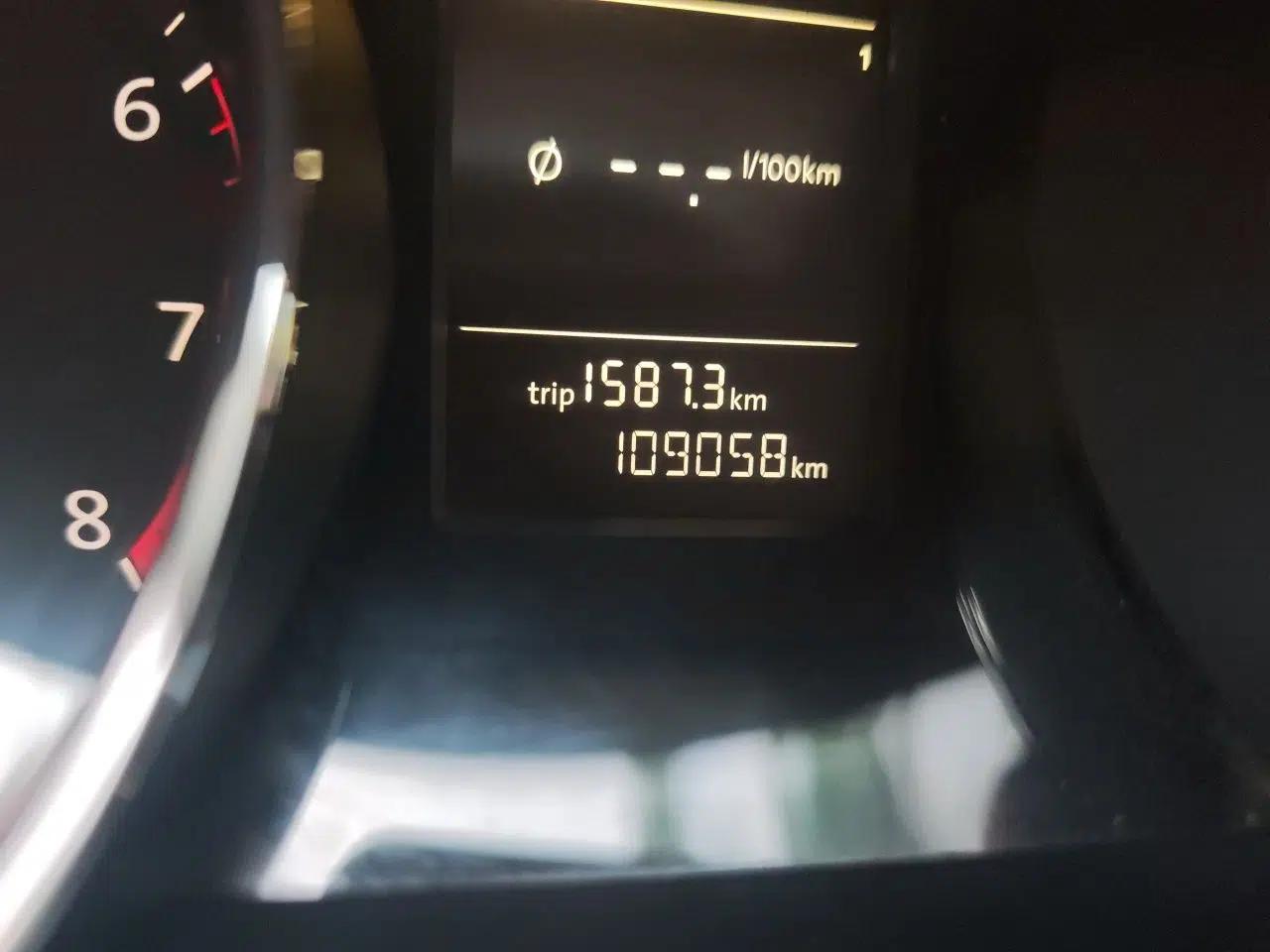 Volkswagen Sagitar 2015 230TSI Automatic Comfort Version — миниатюра 12