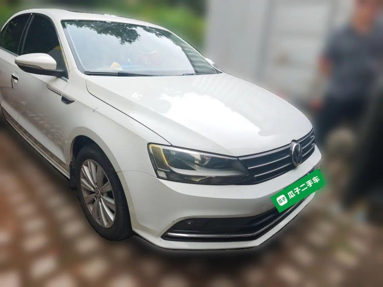 Volkswagen Sagitar 2015 230TSI Automatic Comfort Version — миниатюра 3