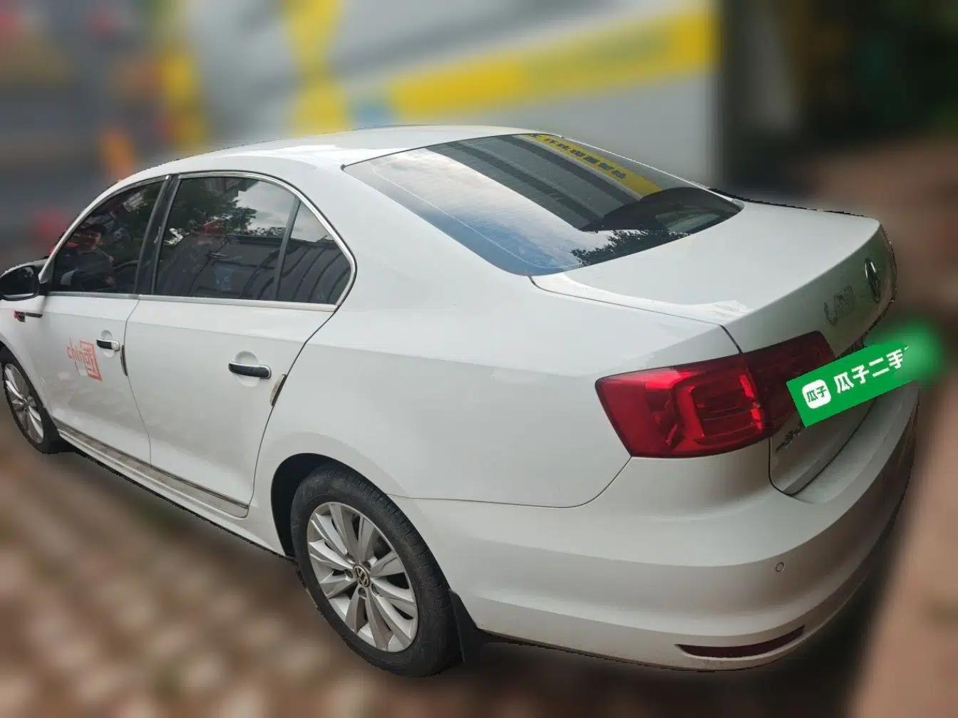 Volkswagen Sagitar 2015 230TSI Automatic Comfort Version — миниатюра 4