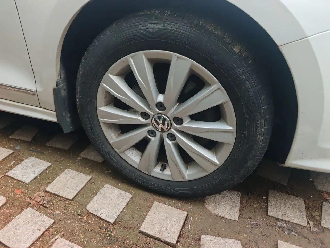 Volkswagen Sagitar 2015 230TSI Automatic Comfort Version — миниатюра 8