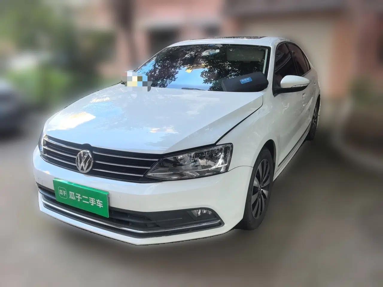 Volkswagen Sagitar 2017 180TSI Automatic Luxury Edition — миниатюра 1