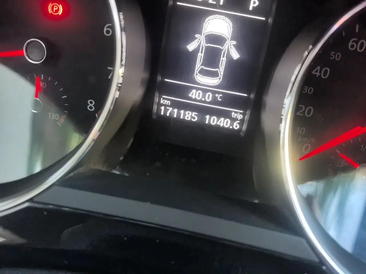 Volkswagen Sagitar 2017 180TSI Automatic Luxury Edition — миниатюра 12