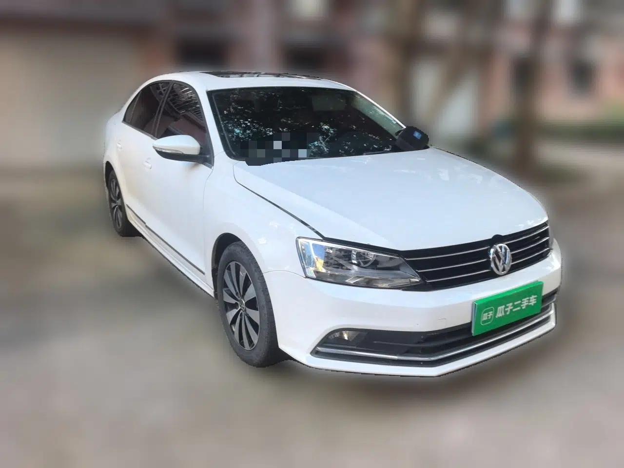 Volkswagen Sagitar 2017 180TSI Automatic Luxury Edition — миниатюра 3