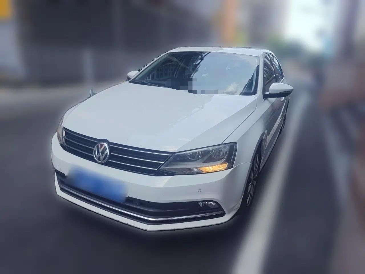 Volkswagen Sagitar 2015 230TSI Automatic Luxury Model — миниатюра 1