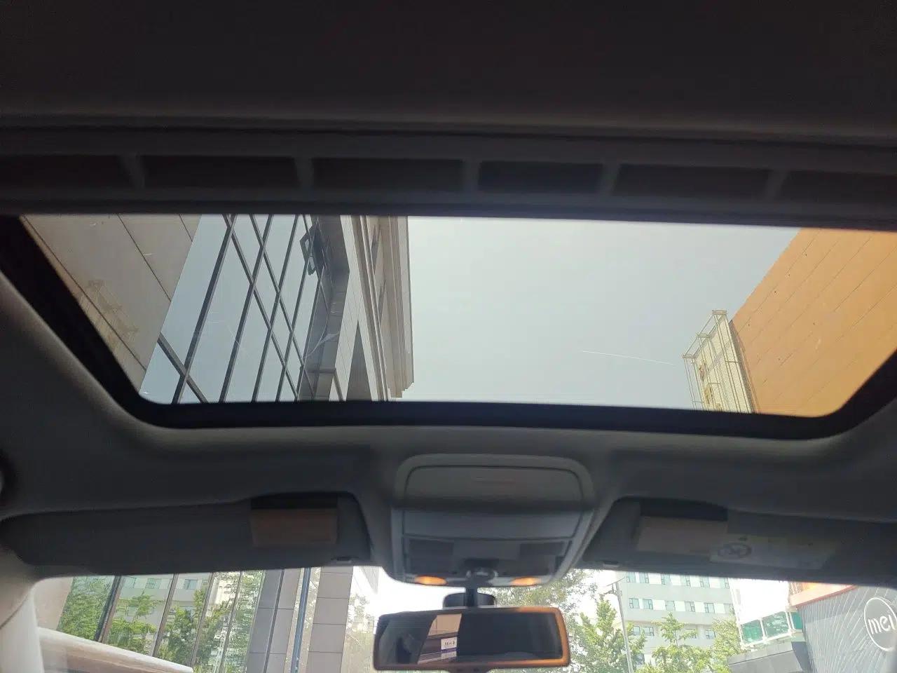 Volkswagen Sagitar 2015 230TSI Automatic Luxury Model — миниатюра 18
