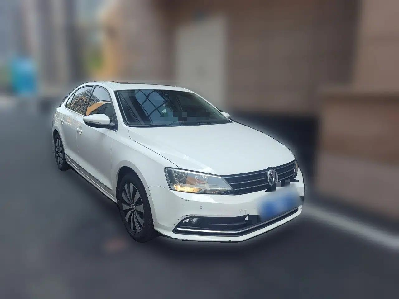 Volkswagen Sagitar 2015 230TSI Automatic Luxury Model — миниатюра 3